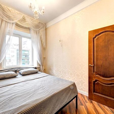 Apartments With 3 Rooms Near Palace Ukraine キエフ エクステリア 写真