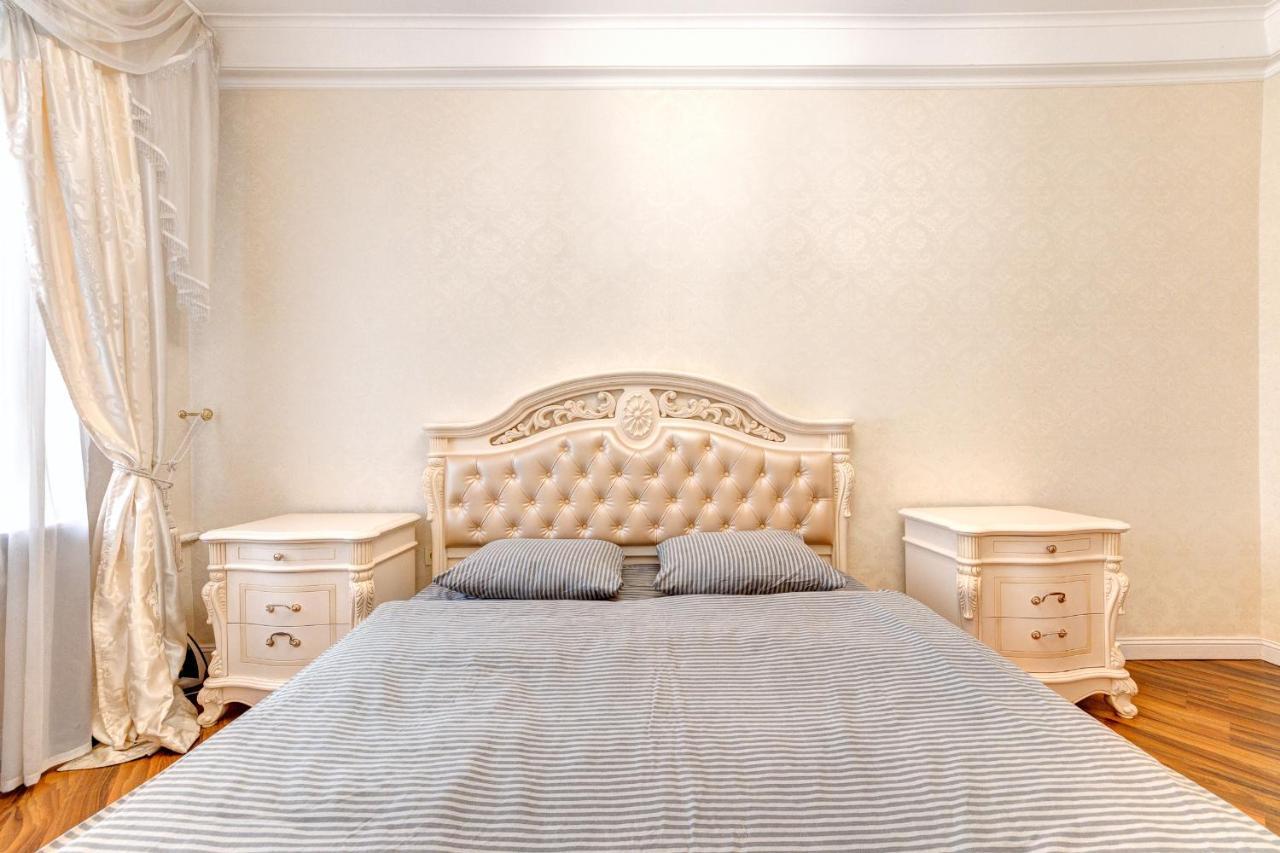 Apartments With 3 Rooms Near Palace Ukraine キエフ エクステリア 写真