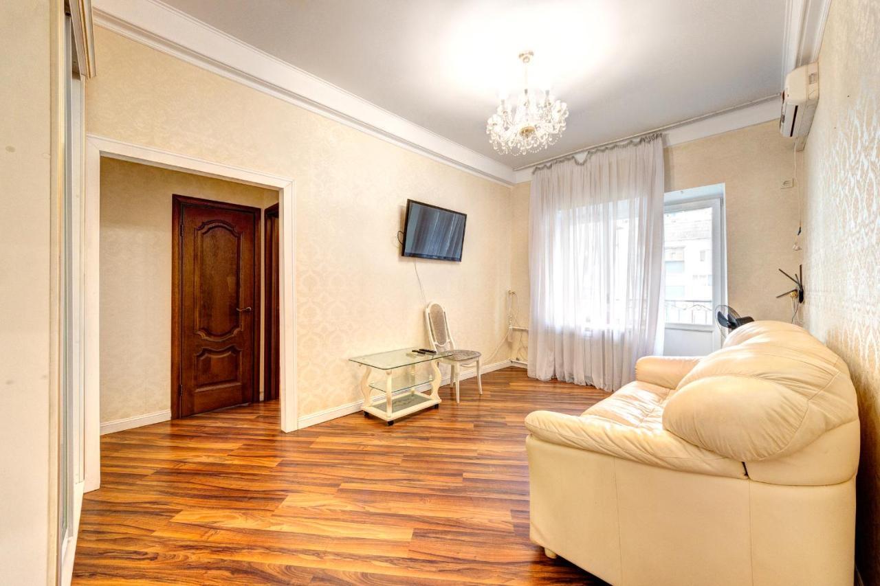 Apartments With 3 Rooms Near Palace Ukraine キエフ エクステリア 写真
