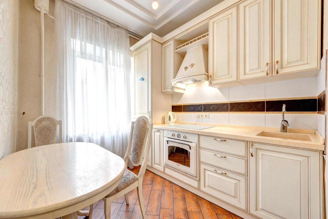 Apartments With 3 Rooms Near Palace Ukraine キエフ エクステリア 写真