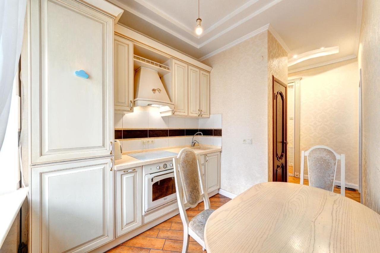 Apartments With 3 Rooms Near Palace Ukraine キエフ エクステリア 写真